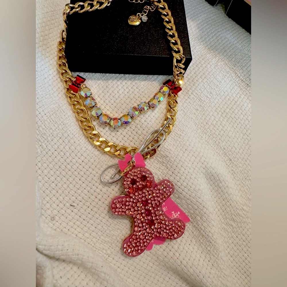 Betsey Johnson gold necklace w/removable gingerbread man. Use for key chain. NWT